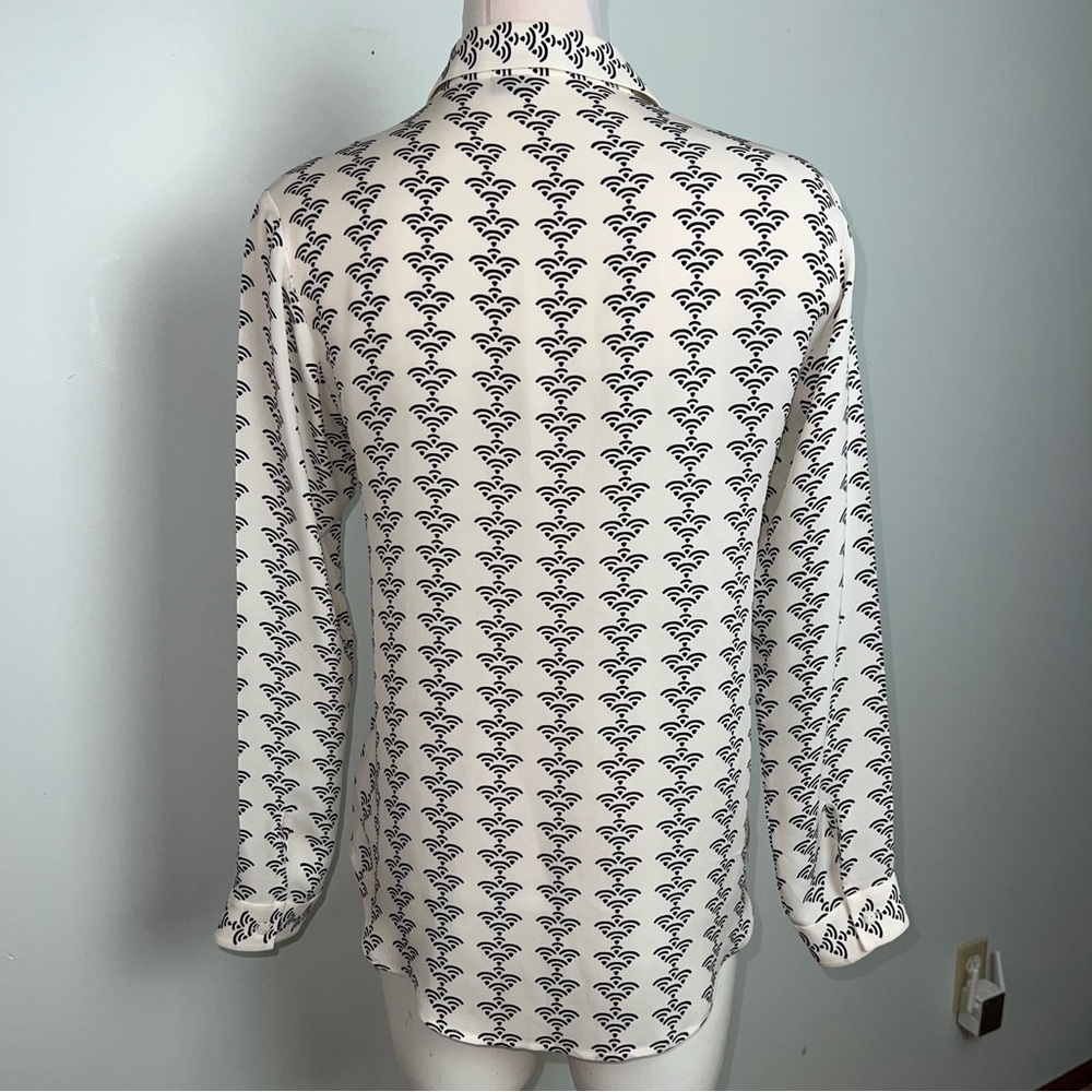 Theory 100% Silk Printed Button Front Ivory Black Blouse Women’s Petite Small - Picture 8 of 12